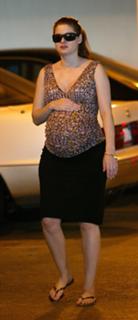 Debra Messing feet photo thumbnail