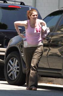 Debra Messing feet photo thumbnail