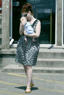 Debra Messing feet photo thumbnail