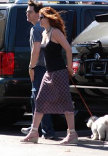 Debra Messing feet photo thumbnail