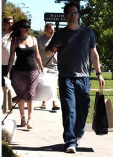 Debra Messing feet photo thumbnail