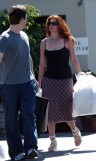 Debra Messing feet photo thumbnail