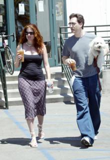Debra Messing feet photo thumbnail