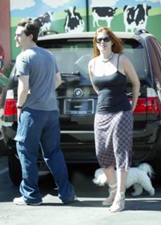 Debra Messing feet photo thumbnail