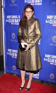 Debra Messing feet photo thumbnail