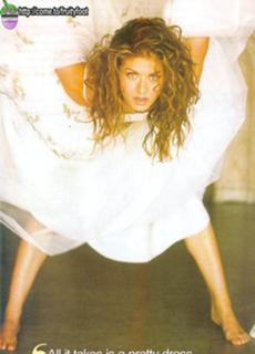 Debra Messing feet photo thumbnail