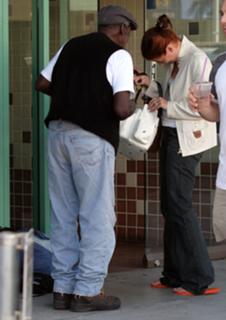 Debra Messing feet photo thumbnail