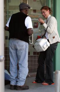 Debra Messing feet photo thumbnail
