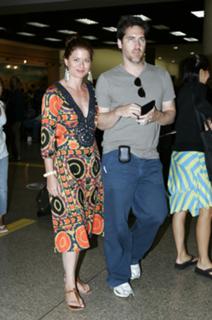 Debra Messing feet photo thumbnail
