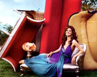 Debra Messing feet photo thumbnail