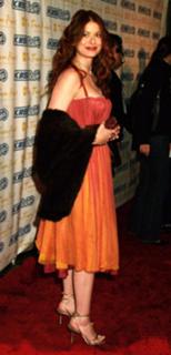 Debra Messing feet photo thumbnail