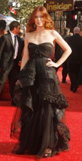 Debra Messing feet photo thumbnail