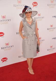 Debra Messing feet photo thumbnail