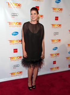 Debra Messing feet photo thumbnail
