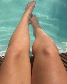 Dee van der Zeeuw feet photo 1