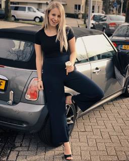 Dee van der Zeeuw feet photo 7