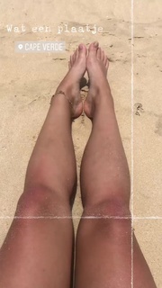 Dee van der Zeeuw feet photo 8