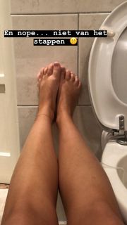 Dee van der Zeeuw feet photo 13