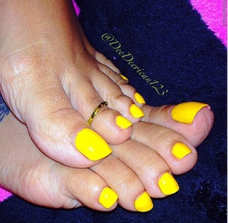 Deedee Rican feet photo thumbnail
