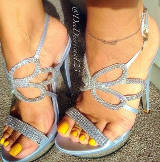 Deedee Rican feet photo thumbnail
