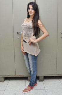 Deeksha Panth feet photo 1