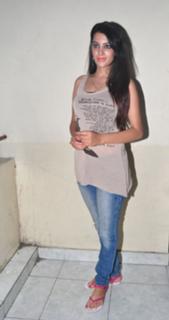 Deeksha Panth feet photo 14
