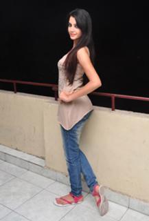 Deeksha Panth feet photo 7
