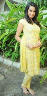 Deeksha Panth feet photo 6