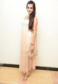 Deeksha Panth feet photo 8