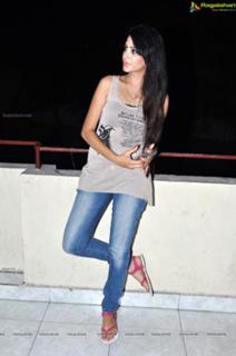 Deeksha Panth feet photo 14