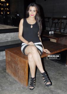 Deeksha Panth feet photo 10