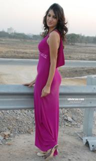 Deeksha Panth feet photo 9