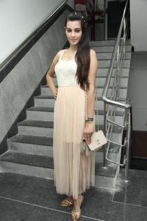 Deeksha Panth feet photo 8