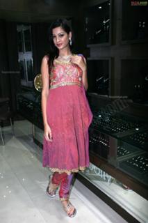 Deeksha Panth feet photo 15