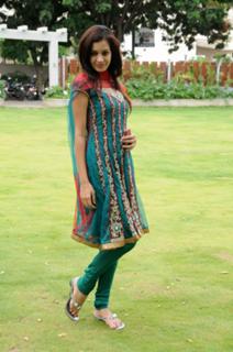 Deeksha Panth feet photo 9