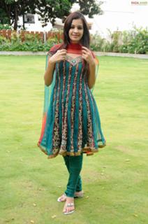 Deeksha Panth feet photo 7