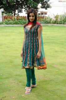 Deeksha Panth feet photo 5