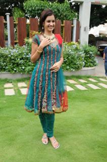Deeksha Panth feet photo 3