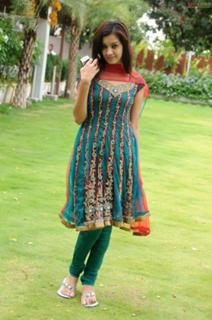 Deeksha Panth feet photo 18