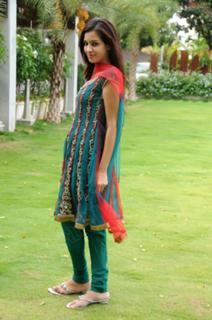 Deeksha Panth feet photo 17