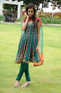 Deeksha Panth feet photo 16