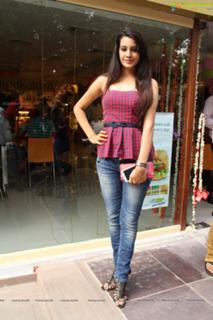 Deeksha Panth feet photo 11