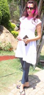Deeksha Panth feet photo 17