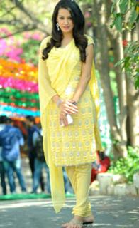 Deeksha Panth feet photo 8