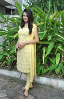 Deeksha Panth feet photo 6