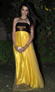Deeksha Panth feet photo 1