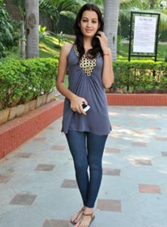 Deeksha Panth feet photo 5