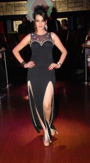 Deeksha Panth feet photo 12