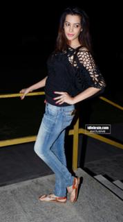 Deeksha Panth feet photo 13