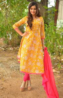 Deeksha Panth feet photo 15